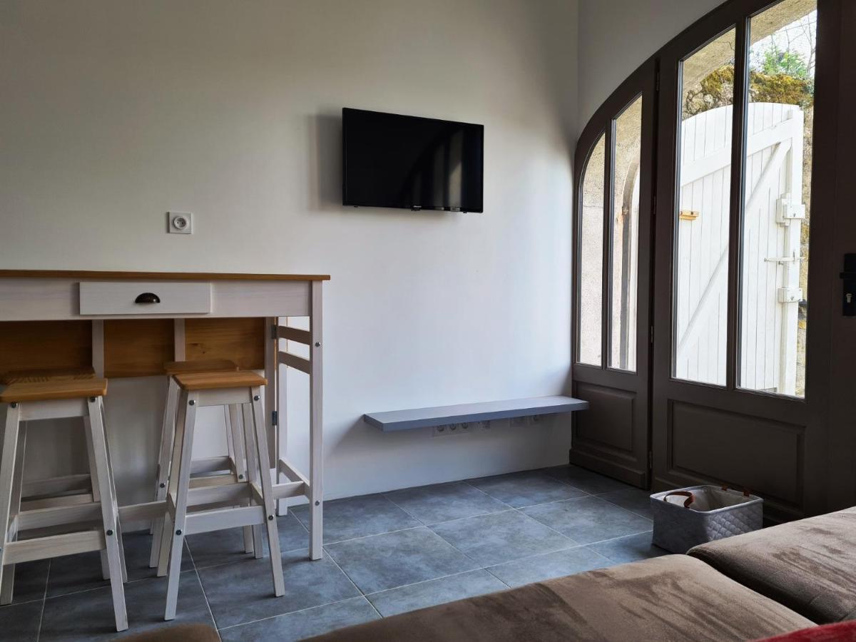 Le Petit Logis Villa Blere Exterior photo